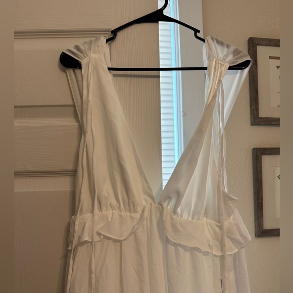 Lulu’s Embrace the Romance White Backless Wide-Leg Jumpsuit- Size M - Picture 2 of 4